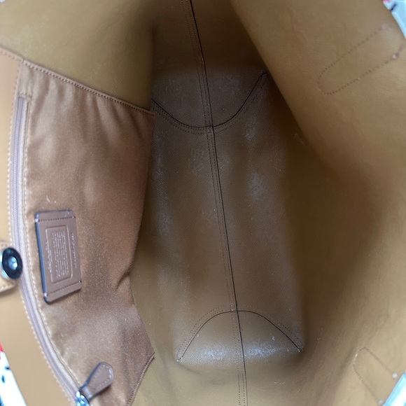 Coach Spring Shoulder Bag - White with Red & Blue Flowers, Great Condition - Picture 2 of 4